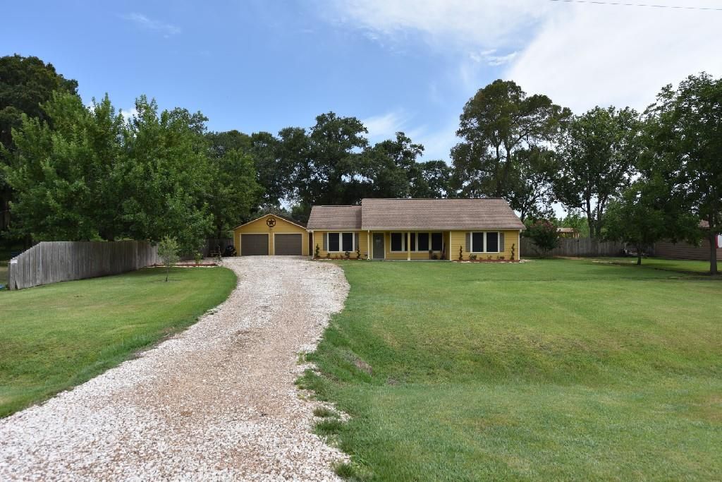 1678 FM 1459 Rd, Sweeny, TX 77480