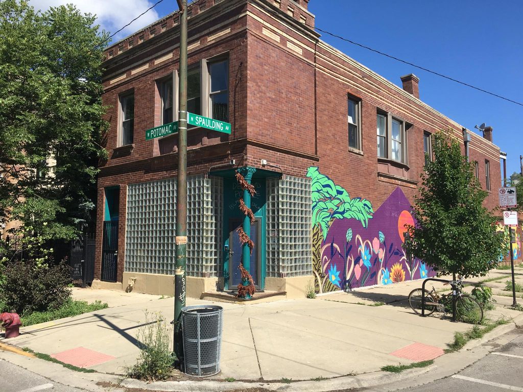 3300 W  Potomac Ave #2F, Chicago, IL 60651