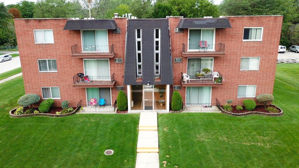 12826 Hill Dr #1, Crestwood, IL 60418