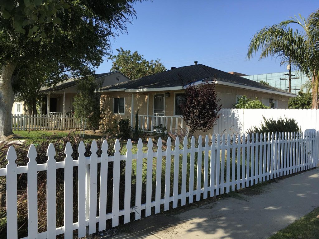 10722 Chestnut St, Los Alamitos, CA 90720
