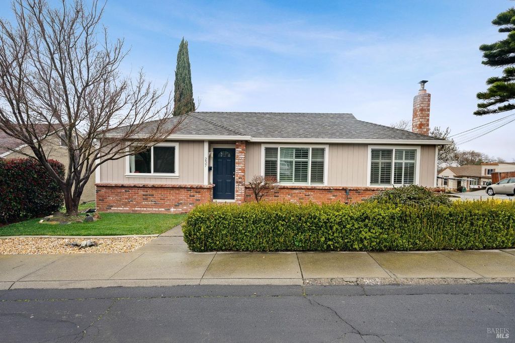 237 Hillcrest Avenue, Benicia, CA 94510