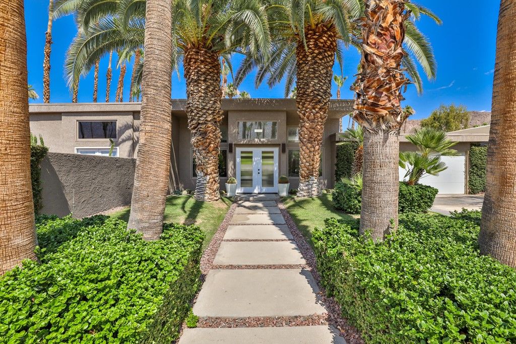 2252 S Caliente Dr, Palm Springs, CA 92264