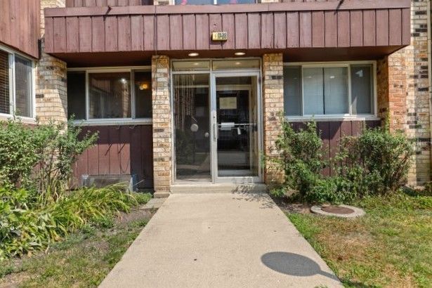 8641.5 W Foster Ave #1A, Chicago, IL 60656