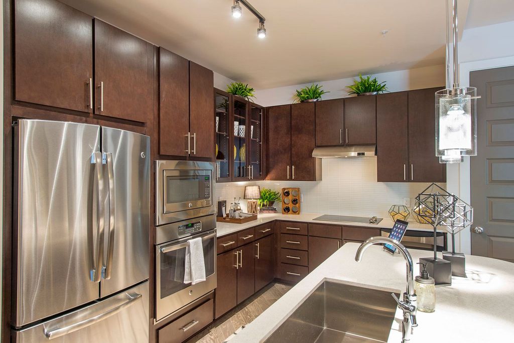825 Usener St, Houston, TX 77009