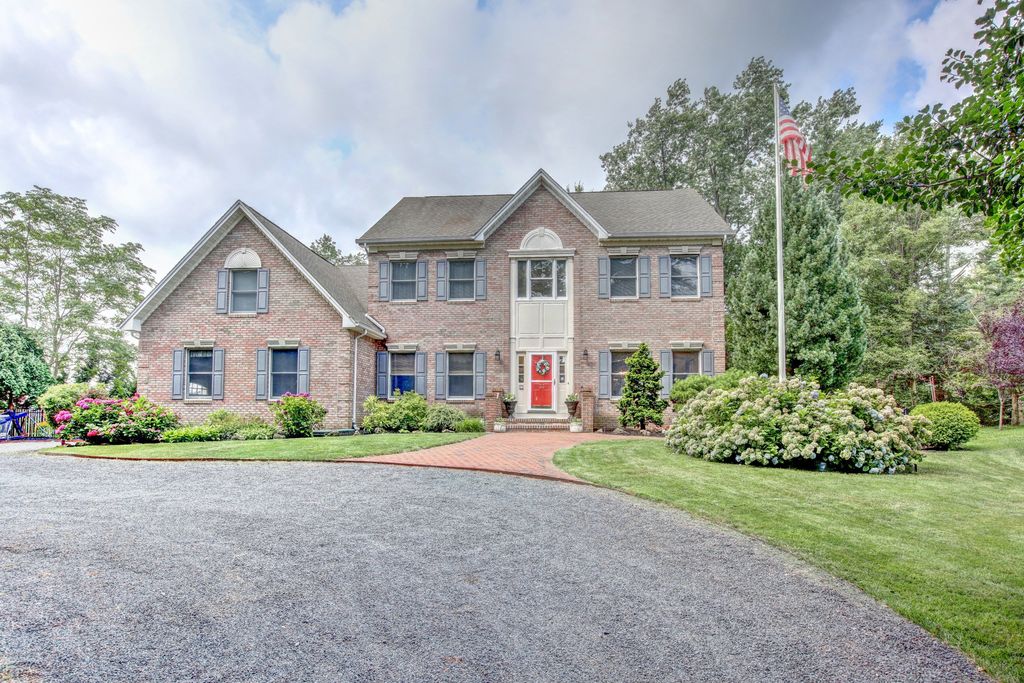 33 Edgewood Ave, Little Silver, NJ 4 Bed, 4 Bath SingleFamily Home