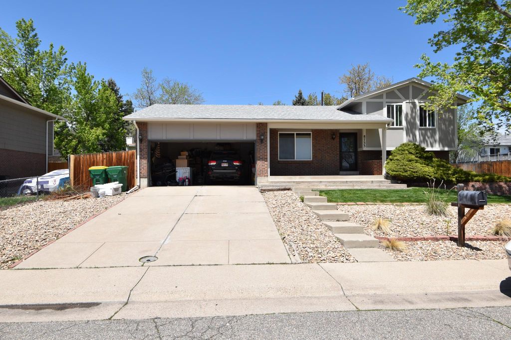 8733 W 64th Way, Arvada, CO 80004