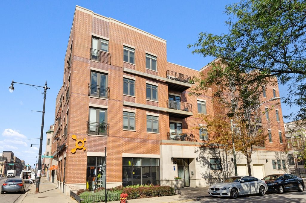 1600 N Marshfield Ave #201, Chicago, IL 60622