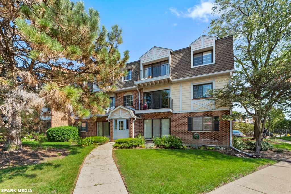 3245 Milwaukee Ave #F, Northbrook, IL 60062