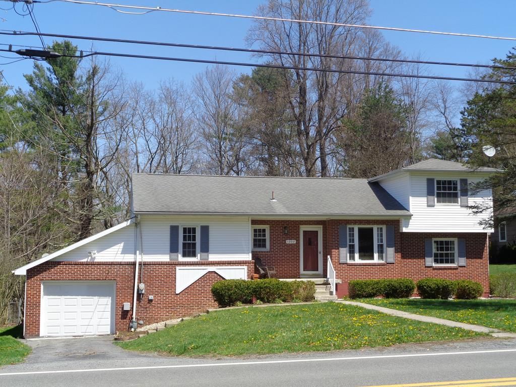 1202 Maxwell Hill Rd, Beckley, WV 4 Bed, 3 Bath Townhouse 44 Photos Trulia