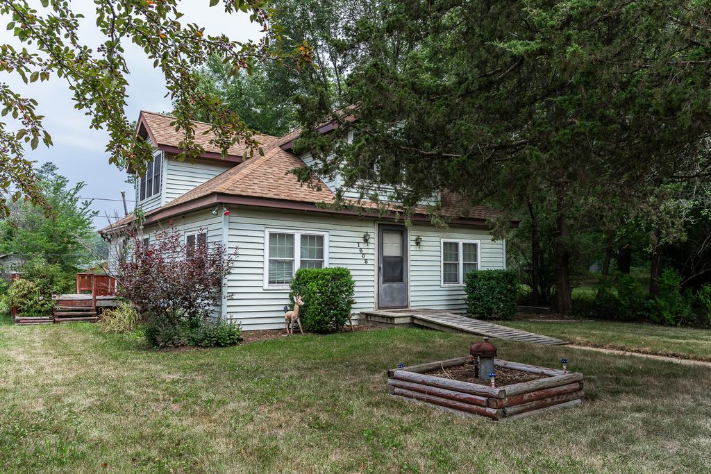 1608 Bolling Ave, Johnsburg, IL 60051