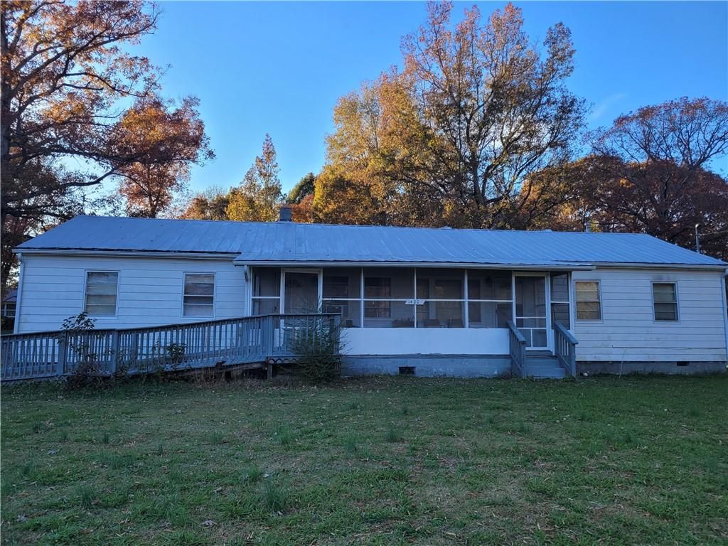 14204 Arwood Rd, Disputanta, VA 23842