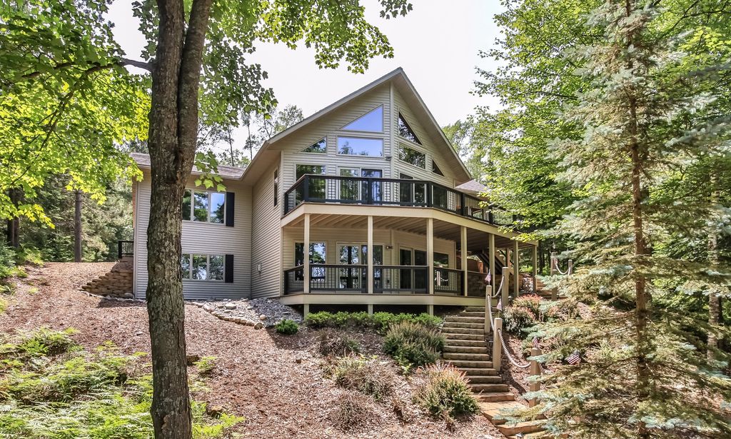 2144 Wilderness Trl, Eagle River, WI 54521