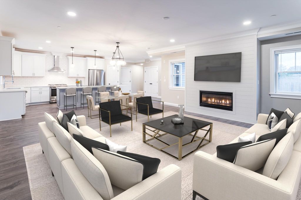 27 Middle St #3, Waltham, MA 02451