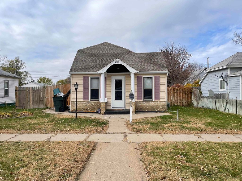 1714 F Ave, Kearney, NE 68847
