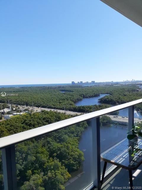 16385 Biscayne Blvd #2418, North Miami Beach, FL 33160