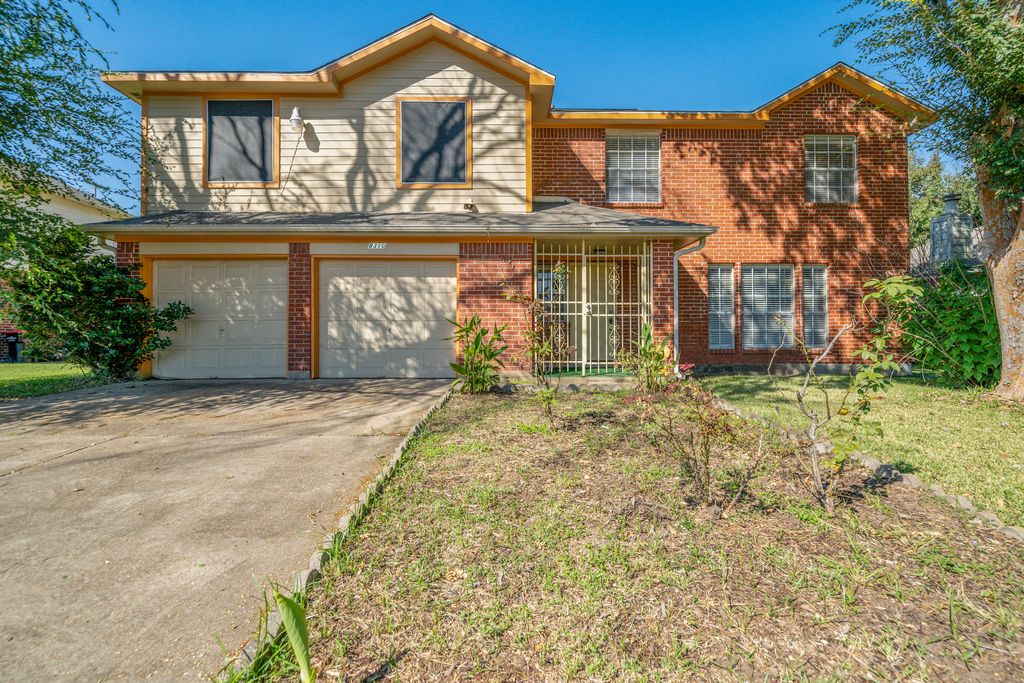 8310 Woodland Willows Dr, Houston, TX 77083