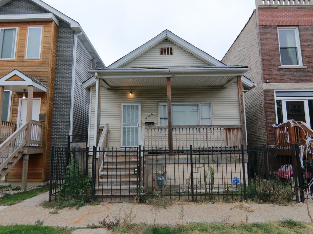 426 N Trumbull Ave, Chicago, IL 60624