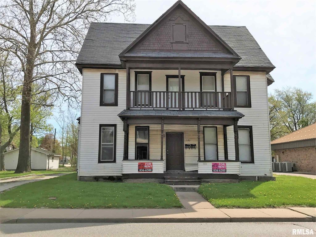 521 N Lafayette St, Macomb, IL 61455