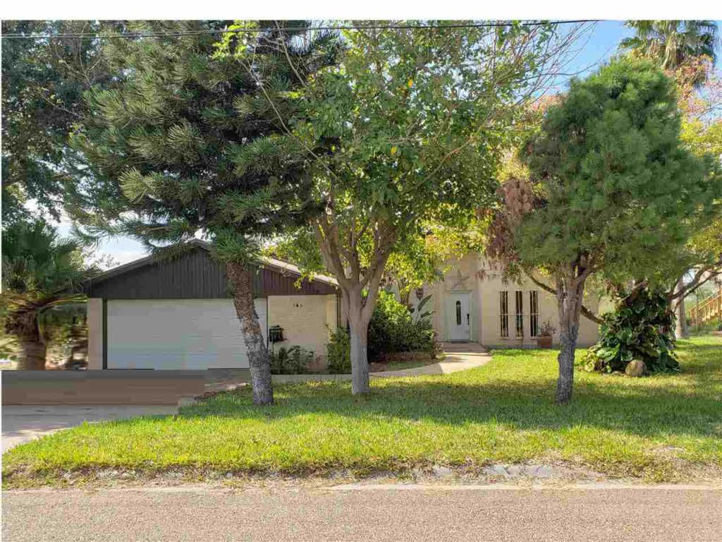 545 Cerrito Dr, Zapata, TX 78076