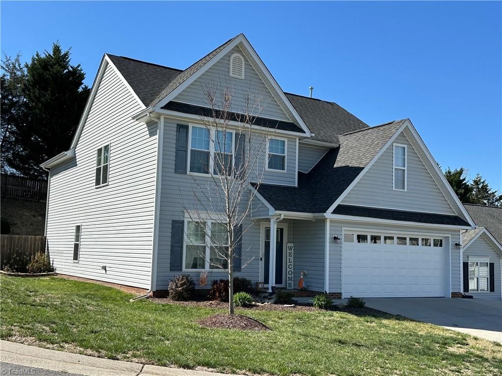 804 Peachtree Meadows Cir, Kernersville, NC 27284