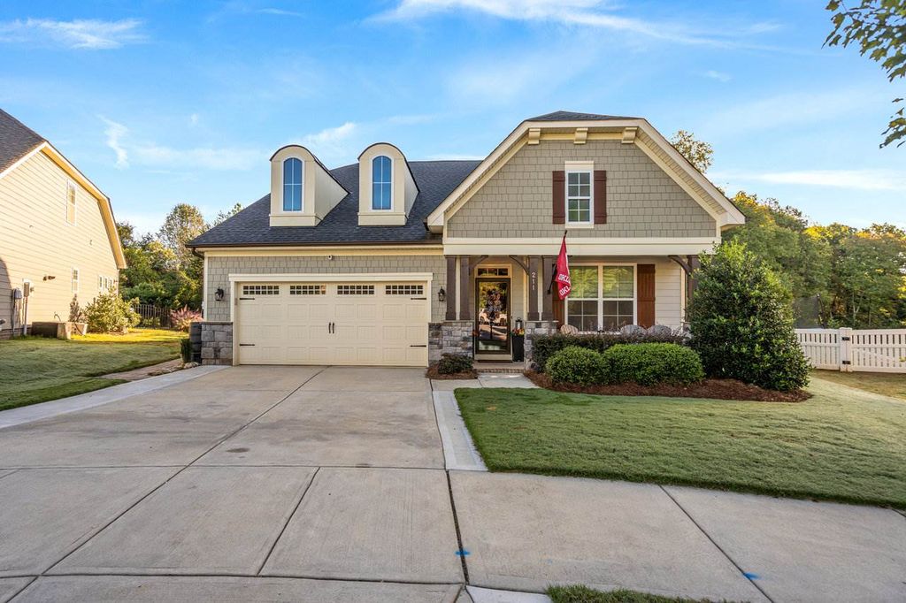 211 Rustling Waters Dr, Mooresville, NC 28117