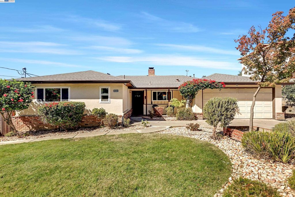 18321 Lamson Rd, Castro Valley, CA 94546