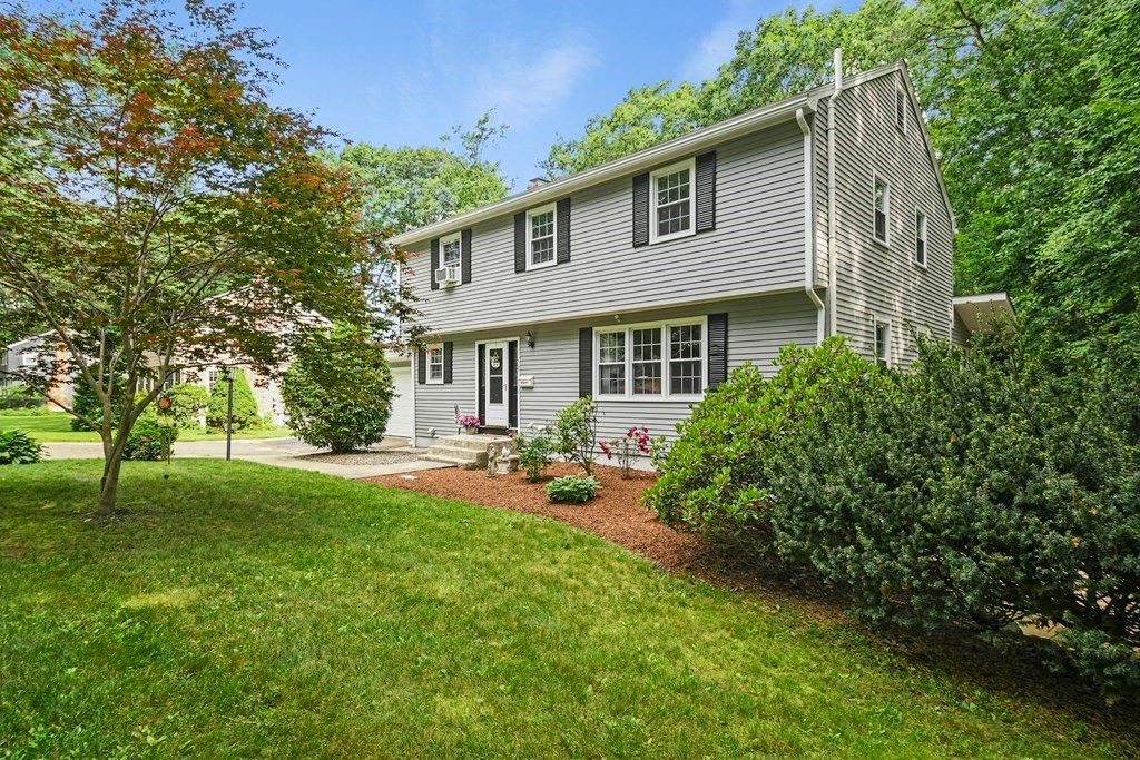 109 Forest Dr, Holden, MA 01520