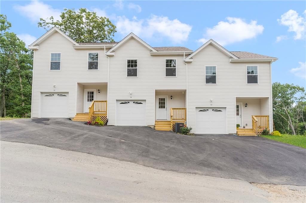 90 Joe Fromms Way #90, West Warwick, RI 02893