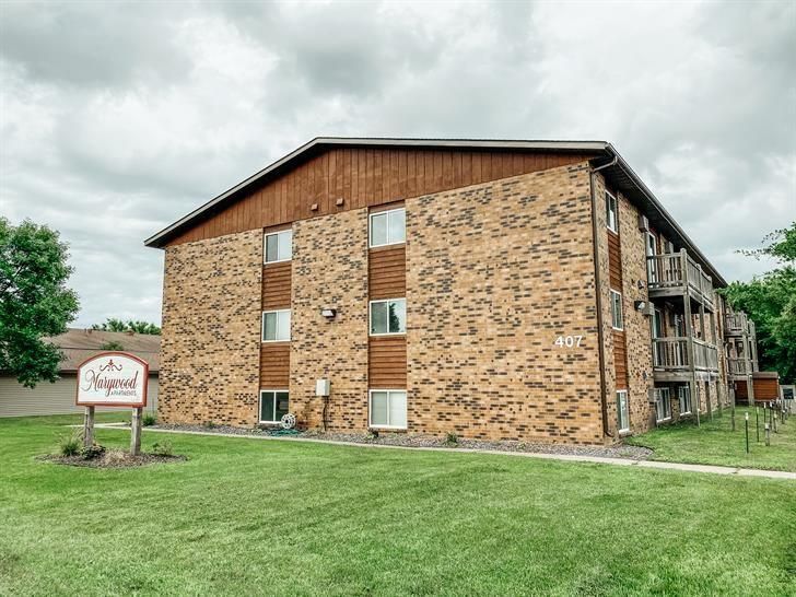 pet friendly hotels in monticello mn