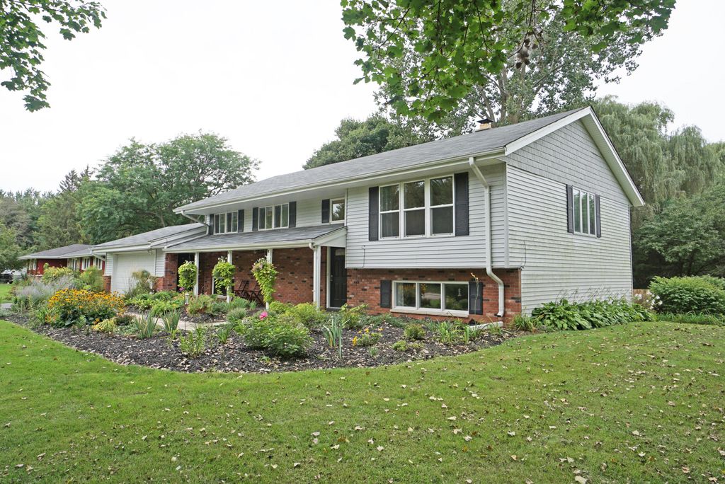 119 Wolf Dr, Dousman, WI 53118 Trulia