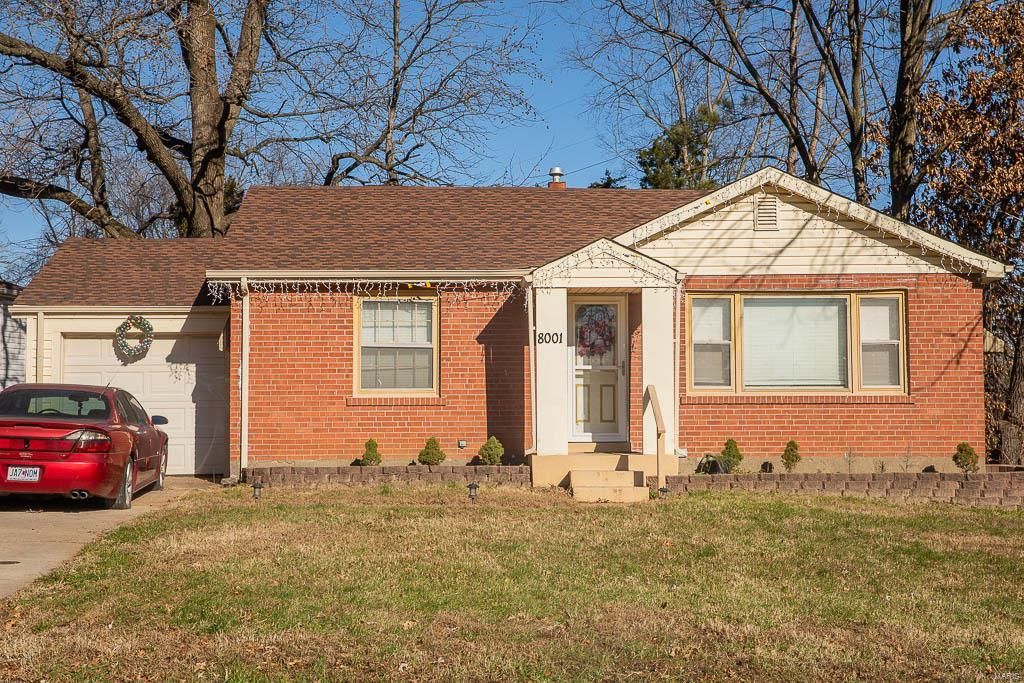 8001 Titus Rd, Saint Louis, MO 63114