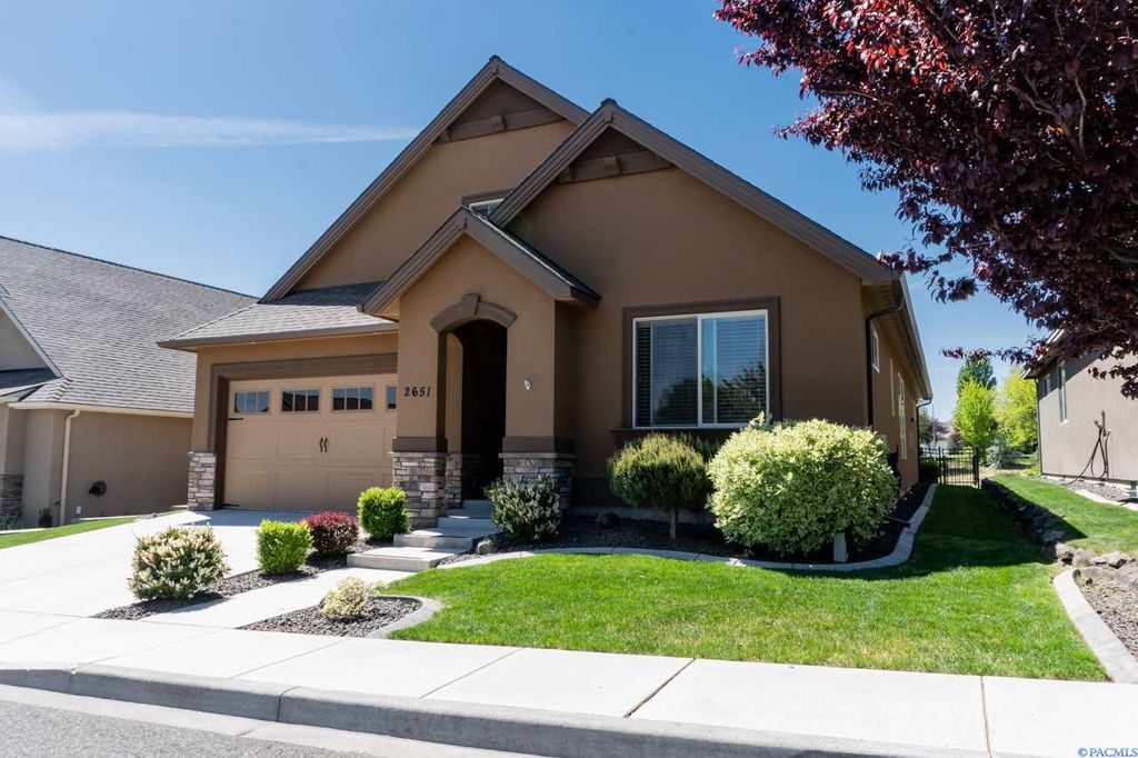 2651 Eaglewatch Loop, Richland, WA 99354