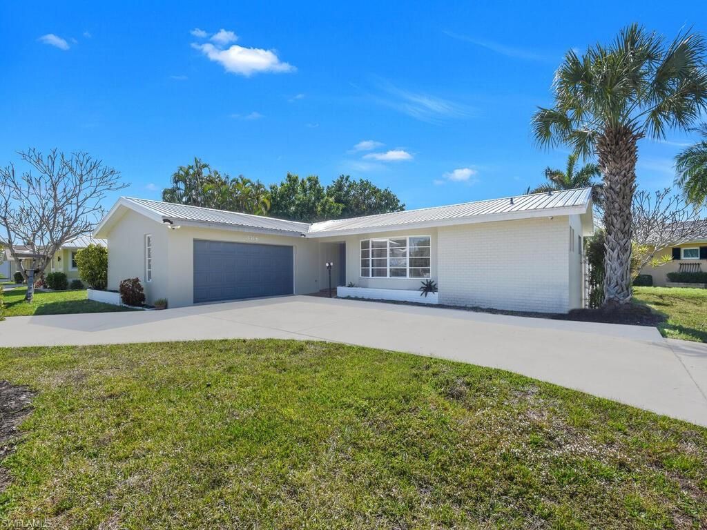 386 Parkway Ct, Fort Myers, FL 33919