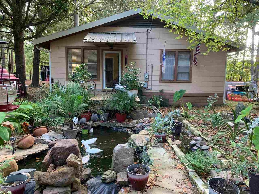 563 County Road 1206, Maud, TX 75567