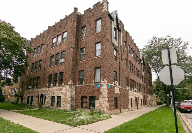 2443 W Rosemont Ave #3, Chicago, IL 60659