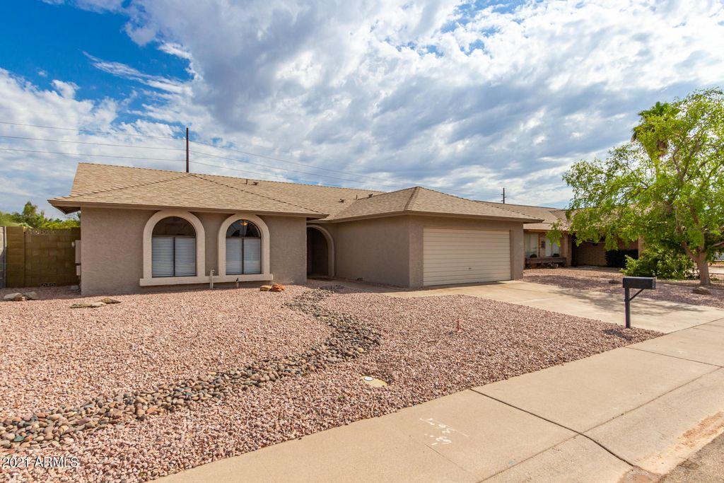 2103 W Bentrup St, Chandler, AZ 85224