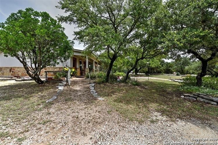 249 Live Oak Pl, Pipe Creek, TX 3 Bed, 2 Bath SingleFamily Home 39