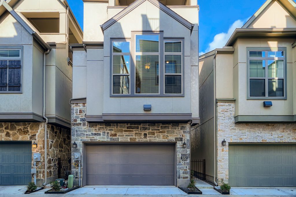 5152 Brickellia Dr, Dallas, TX 75209