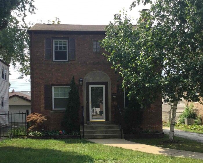 2709 W 99th St, Chicago, IL 60655