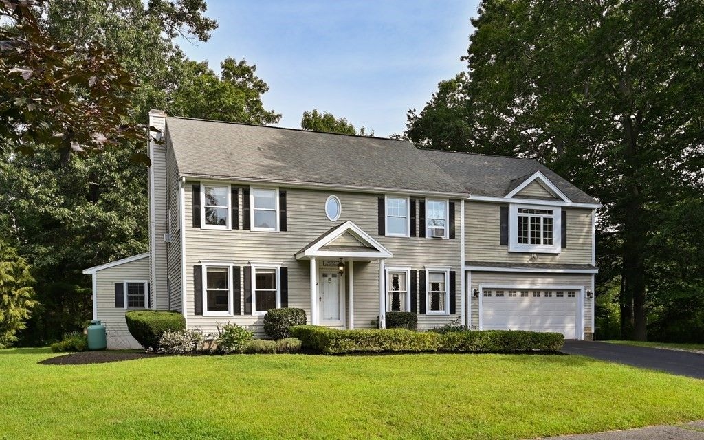 4 Balsam Dr, Beverly, MA 01915