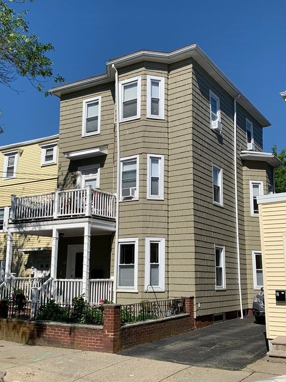 132 Willow Ave, Somerville, MA 02144