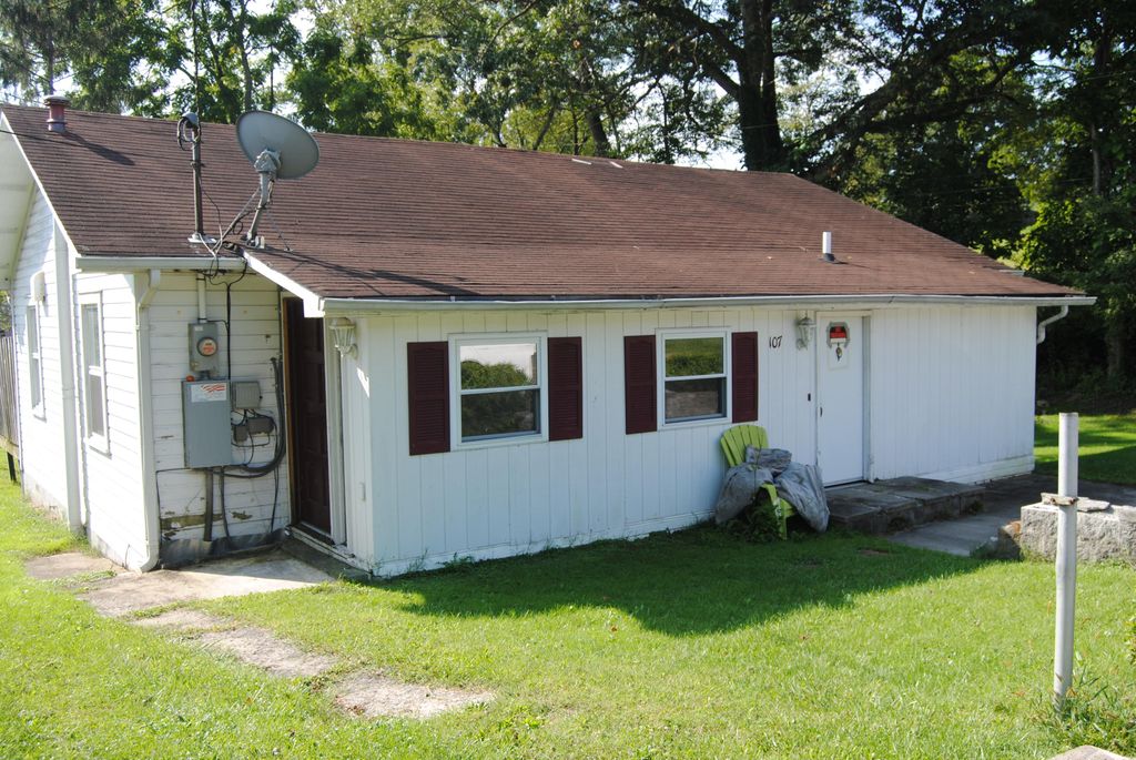 107 Hayes St, Oak Hill, WV 3 Bed, 2 Bath SingleFamily Home 32