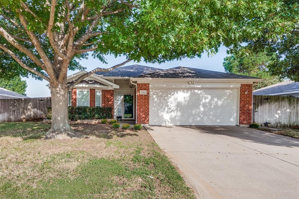 5909 Colebrook Ct, Arlington, TX 76017