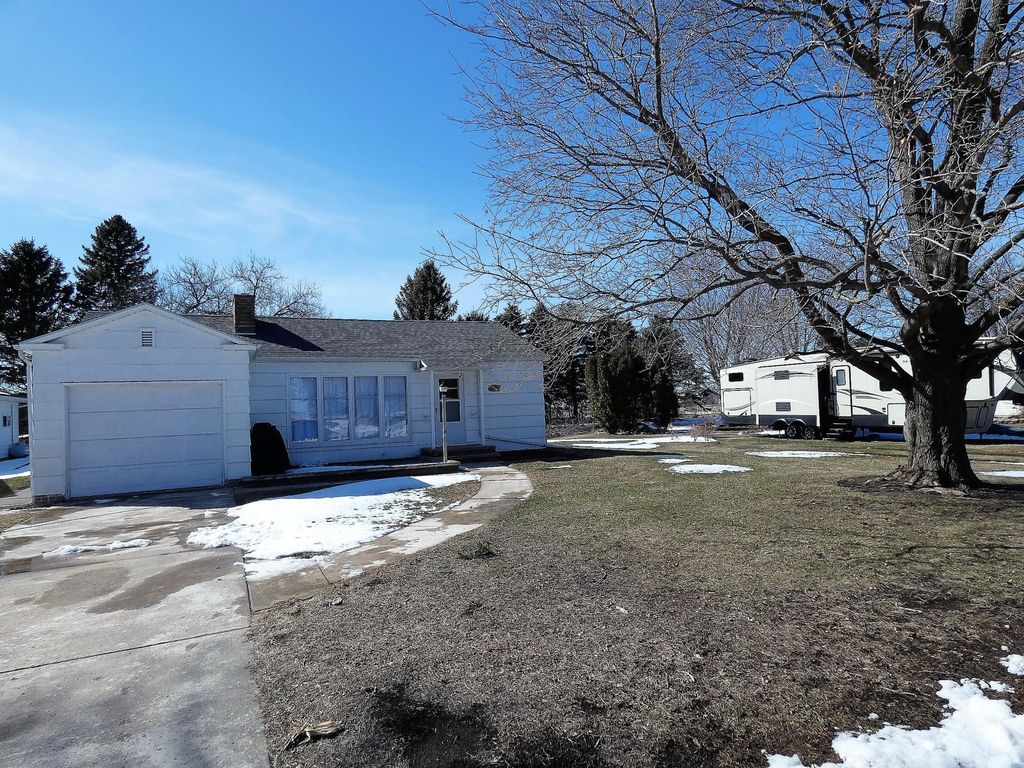 1166 1st Ave, Westbrook, MN 56183