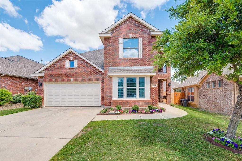 3305 Count Dr, Fort Worth, TX 76244