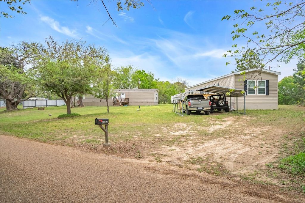 8690 County Road 3814, Athens, TX 75752