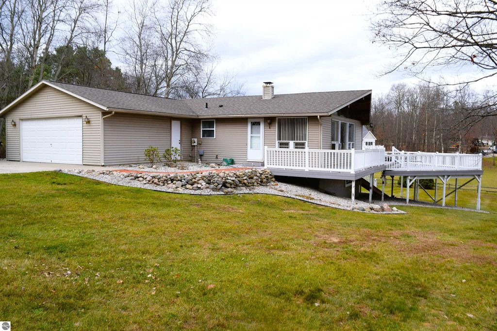 1033 Lincoln Dr, Weidman, MI 48893 MLS 1906801 Trulia