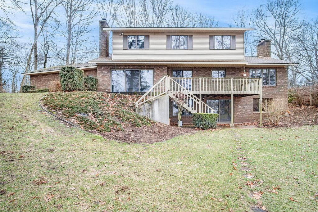 19094 Walden Dr, Spring Lake, MI 49456