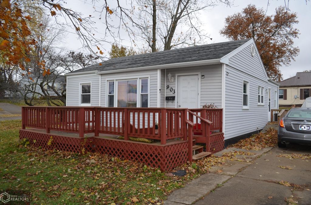 903 E Pennsylvania Ave, Ottumwa, IA 52501