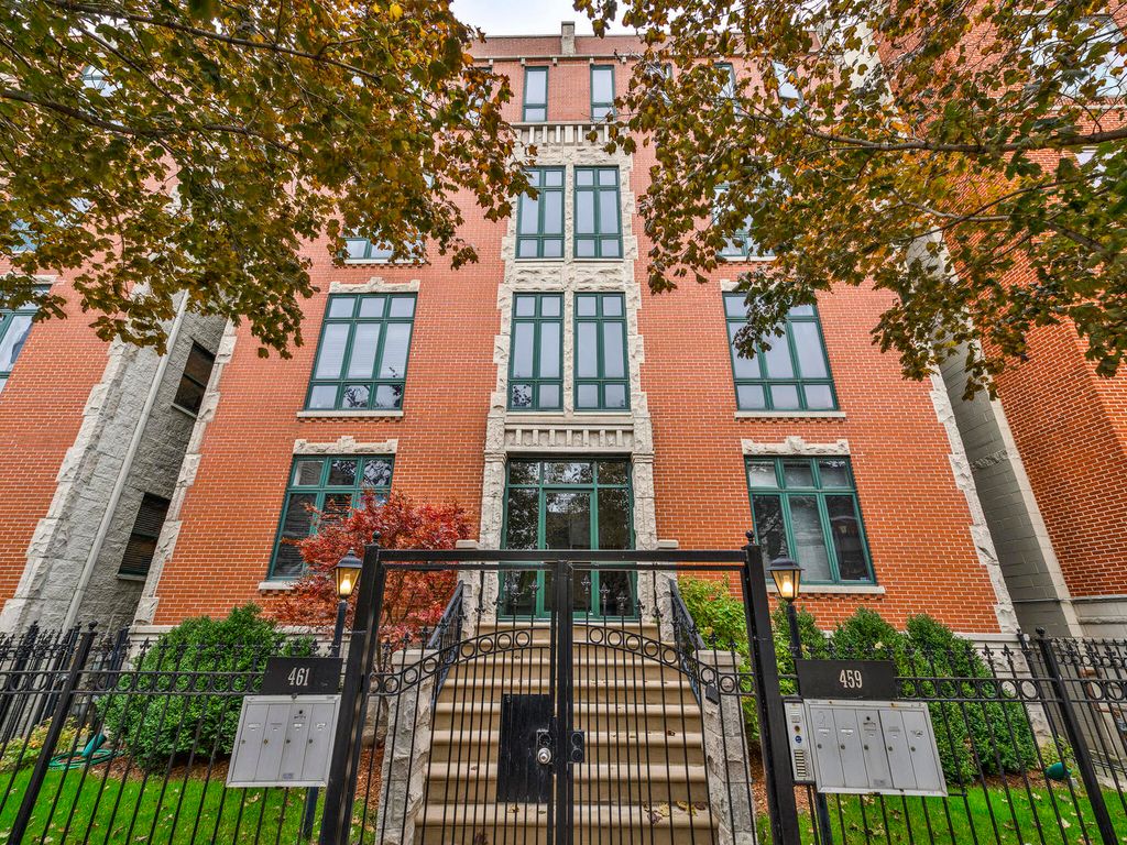 461 N Green St #4, Chicago, IL 60642